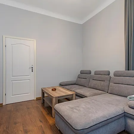 Old Town With Free Parking By Polo Apartment
